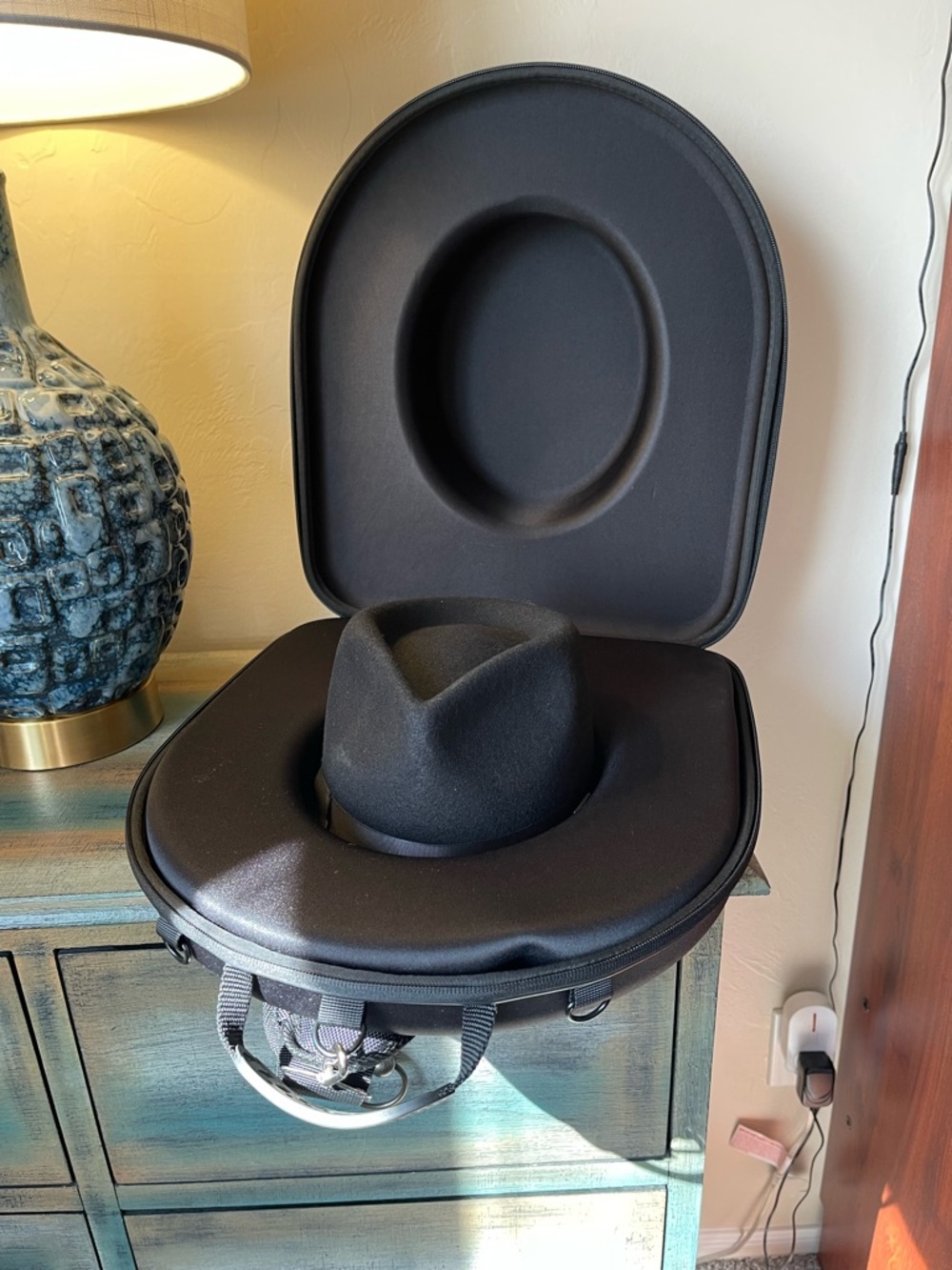 GIGI PIP Monroe Rancher Black Felt Wide Brim Hat with hat case - Picture 3 of 6